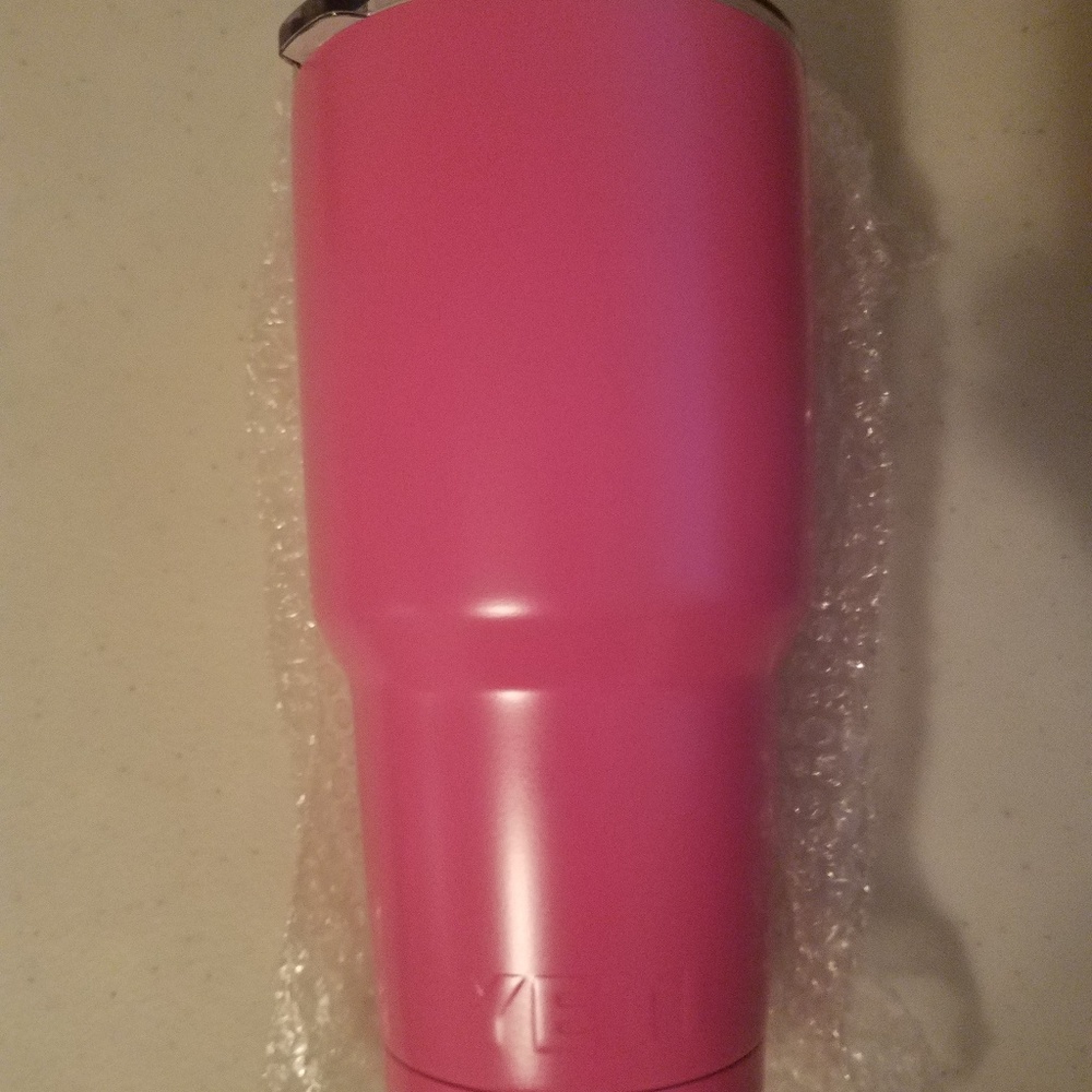 30oz. Pink tumbler w/lid